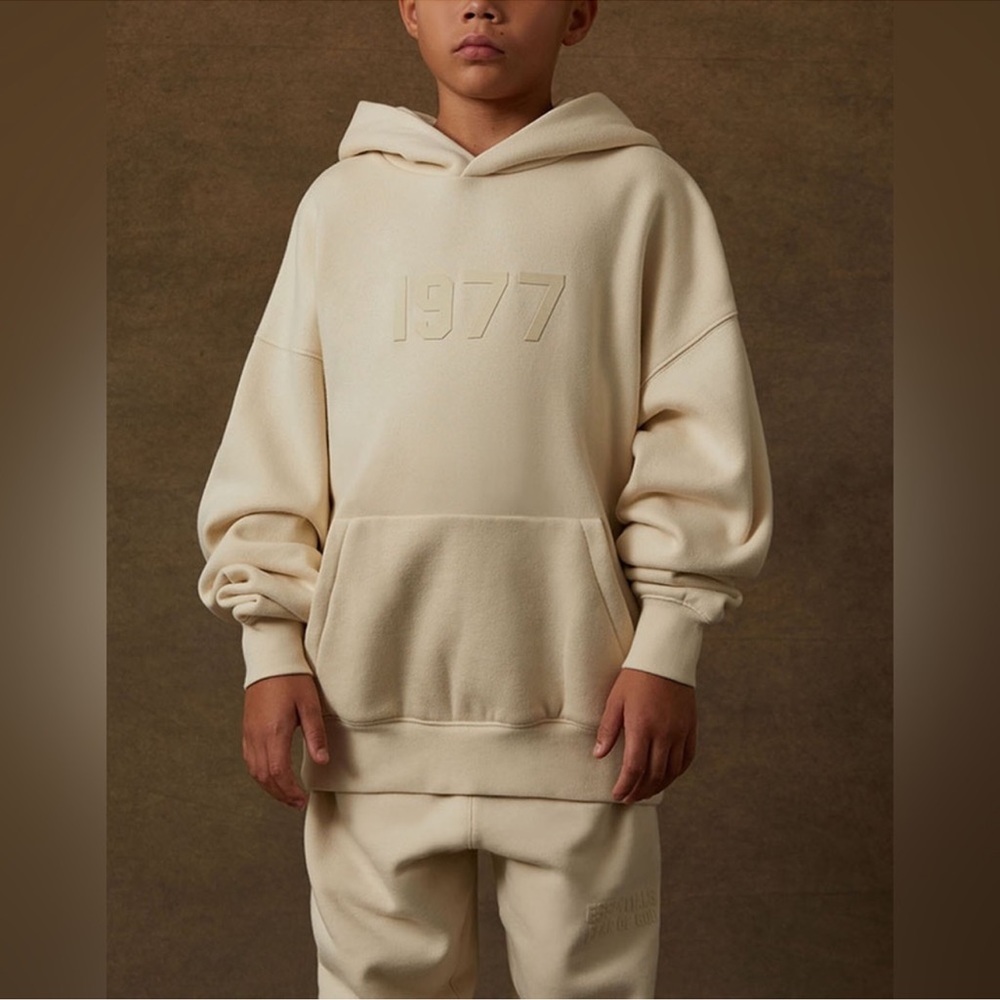 NEW ESSENTIALS FEAR OF GOD KIDS HOODIE SWEATSHIRT | 6/7 SMALL | EGGSHELL CREAM